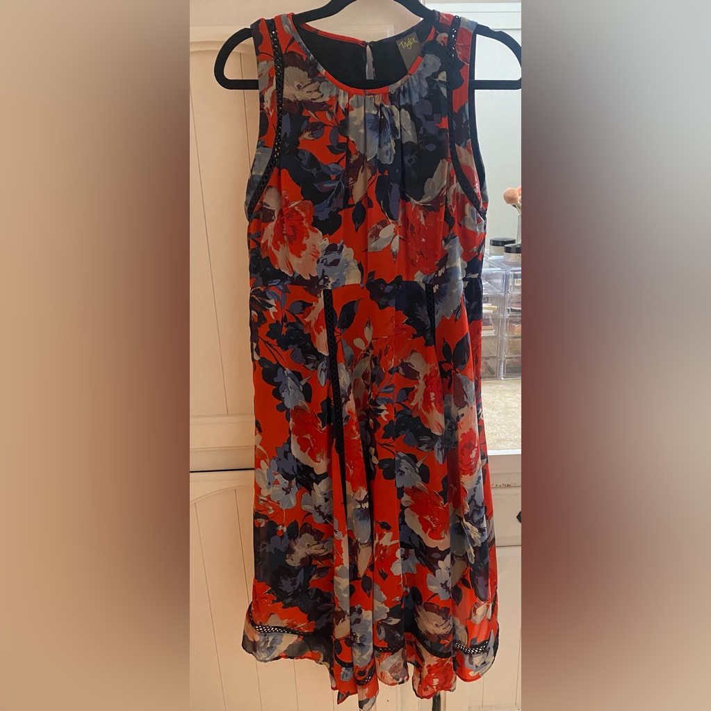 Taylor Brand Size 8 Dress
